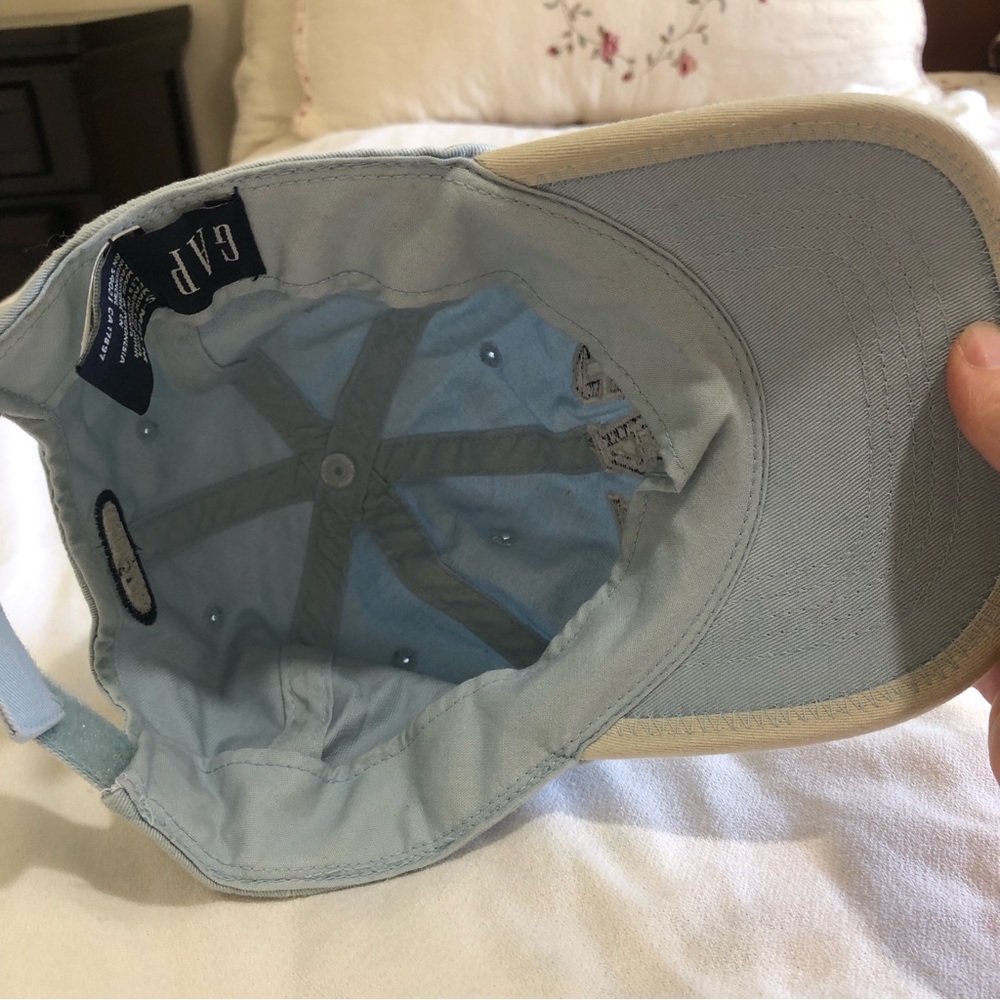 🔴Gap sky blue and white and dark blue logo boys hat size small - Picture 8 of 10